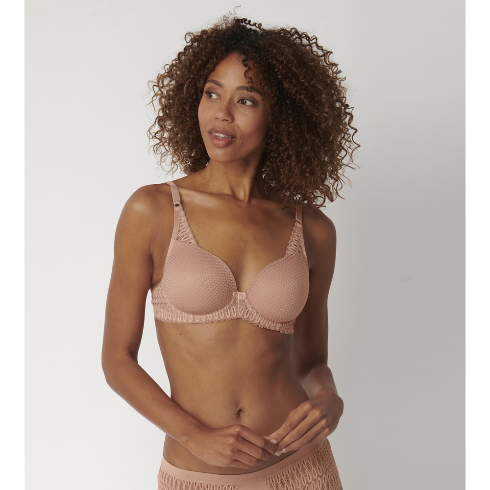WOMAN: Triumph Aura Spotlight WHP Wired and Padded Bra