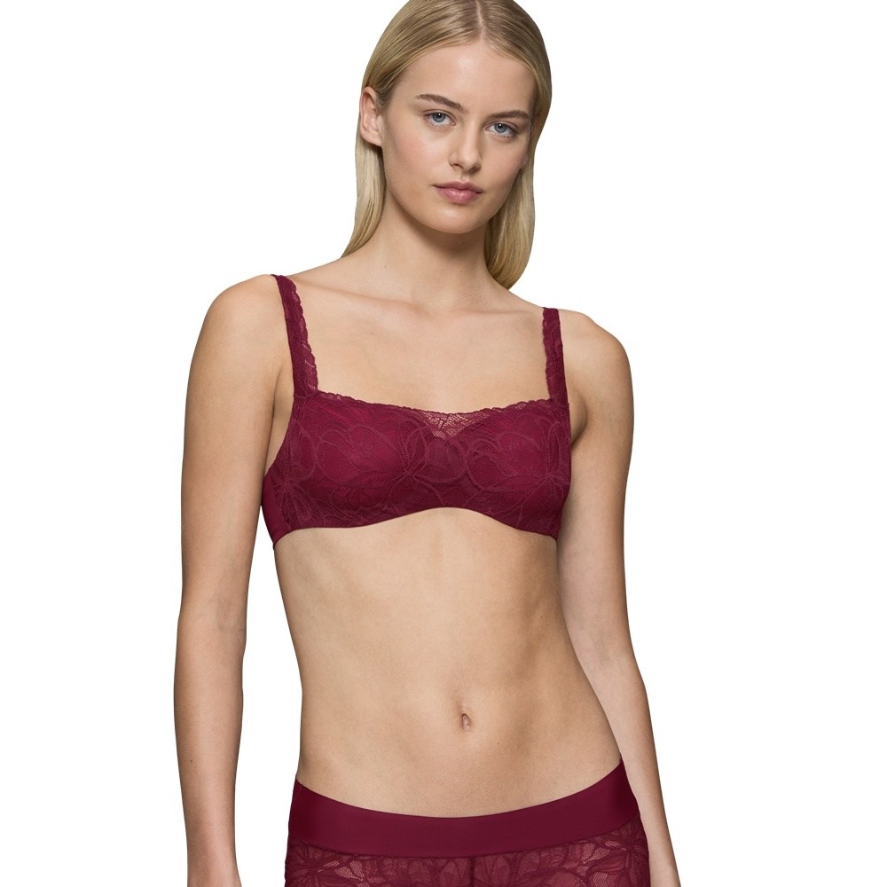 Triumph Body Make-Up Illusion Lace Balconette Σουτιέν με Μπανέλα και Ενίσχυση Cup D